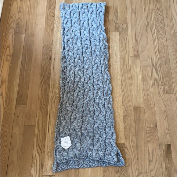 NWT Cintelli e Galluzzo Grey Cable Knit Scarf - Picture 1 of 10